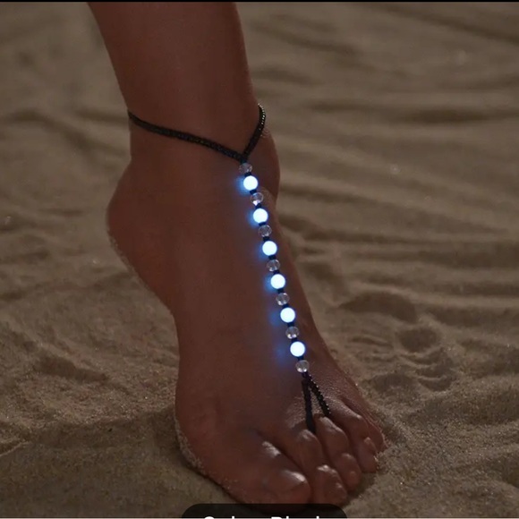 ✨NEW✨ Boho Elegant Black Beaded Foot body Jewelry anklet - glow in the dark - Picture 1 of 6